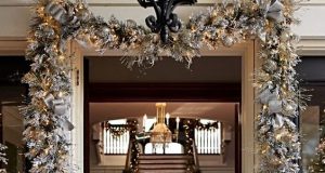 Анатомия на лукса