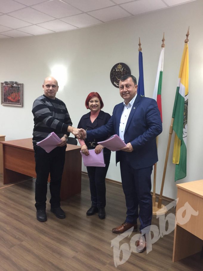 Община Павликени подписа новия колективен трудов договор в образованието
