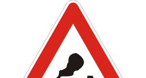 Влак блъсна кола на прелез край Павликени, шофьорът загина знак