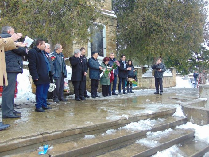 И във Върбовка падат два заека с един куршум