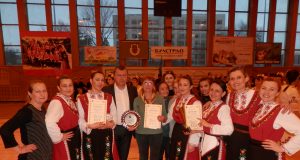 Наградените във фолклорното надиграване „Букет от ритми“