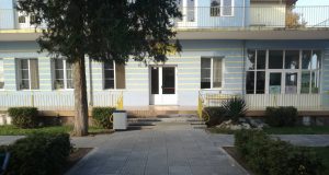 Директорът на ДГ “8-ми март”, Магдалена Алексиева, с отличие “Неофит Рилски”