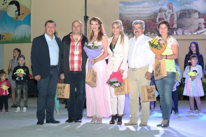 Александра Златева спечели „Гран при“ от конкурса „Нека да е лято!” в Павликени