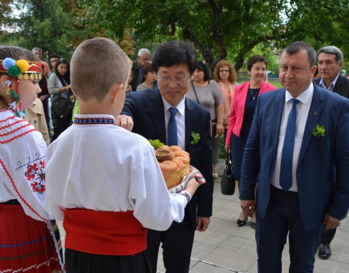 Изкуство от Корея показва пленерът „Павликени и светът“