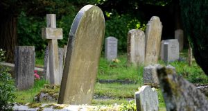 В селата на община Павликени нито да си жив, нито да си мъртъв