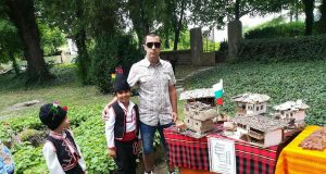 Спасил се от смърт мъж помага на болен младеж