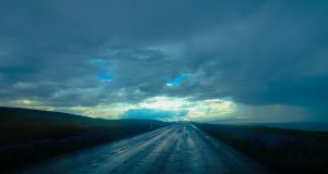 Ще асфалтират пътя за Караисен