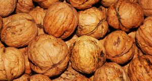 Продавам орехи