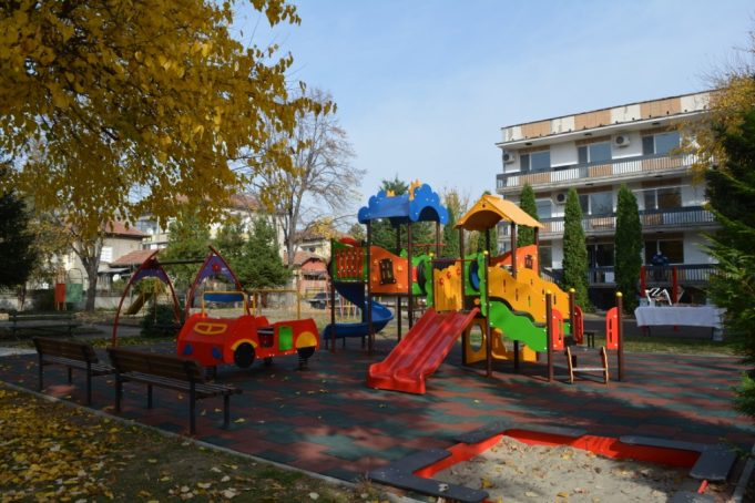 В Павликени откриха нови детски площадки в Комплекса за социални услуги