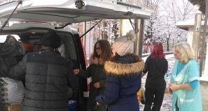 Свищовските студенти подпомогнаха за Коледните празници център за деца с увреждания