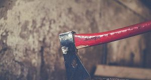 Издирват още 10 циганина, нанесли погром на жилище в Бяла черква с лопати и брадви