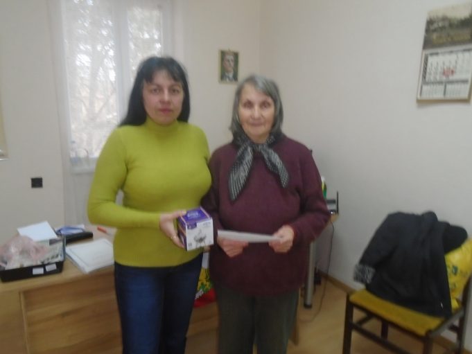 Поздравиха първия данъкоплатец в с. Димча