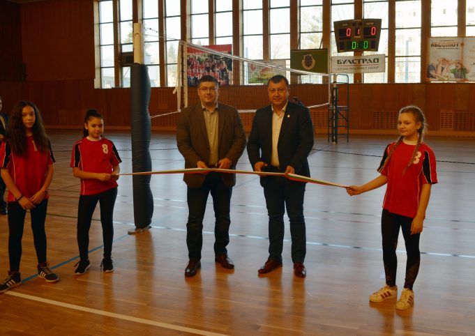 Ремонтирана е спортната зала в Павликени