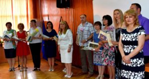 Наградиха заслужили директори и учители от областта