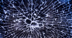 Човек с история на неясно психическо здраве подкрепя „кмето“