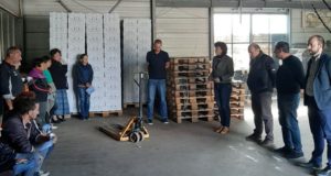 Служители на фирма в гр. Бяла черква обсъдиха с кандидата на ГЕРБ за кмет на Павликени Ваня Антонова проблема с транспорта в общината