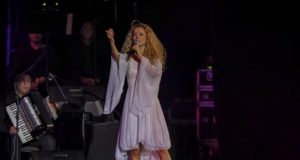 Кандидатът за кмет на община Павликени Ваня Антонова ви кани на концерт на Деси Добрева Деси Добрева