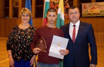 В Павликени наградиха спортист, треньор и ветеран на 2019 година Иван Георгиев