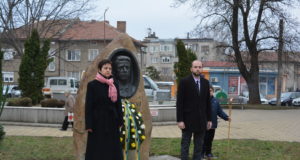 Възпоменателна церемония по повод 147 години от смъртта на Васил Левски събра в Павликени стотици граждани