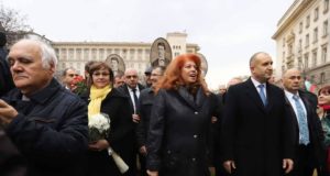 Румен Радев е срам за България