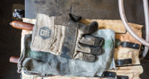 Търси да назначи общ работник