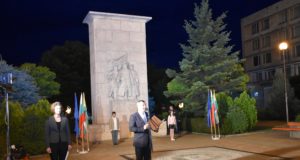 Павликени се поклони пред паметта на Ботев и загиналите за свободата на България