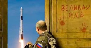 Тодор Живков разговаря с космонавтите