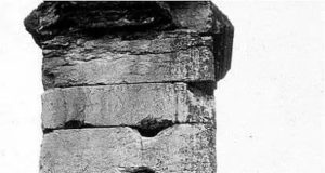 Н.В. Цар Борис пред римския обелиск в с. Лесичери