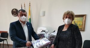 „Кмето“ дари комплекти завивки и спално бельо за МБАЛ – Павликени