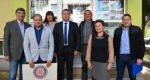 Ротарианци дариха устройства за пречистване на вода в две детски градини в Павликени