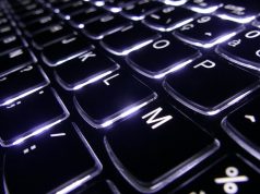 Търси да назначи компютърни програмисти / Looking to hire computer programmers