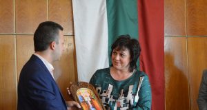 Разкол… БСП – Павликени поиска оставката на Нинова