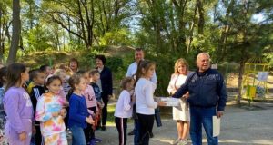 Деца от Велико Търново направиха дарение на павликенския зоокът