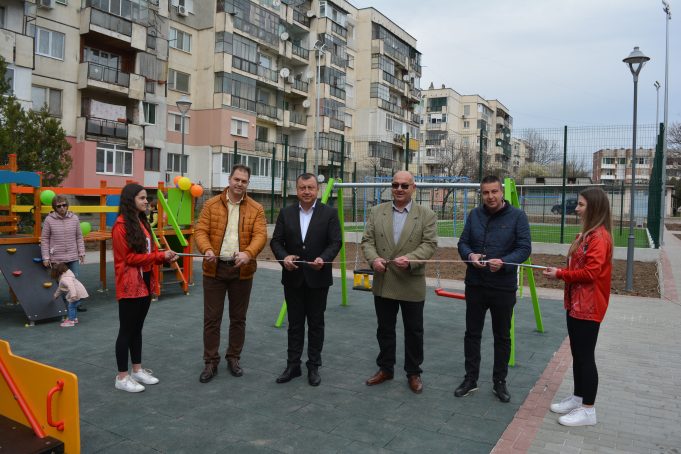 Нови площадки за спорт и игра откриха в Павликени