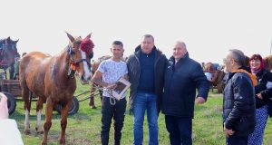 Над 40 коняри участваха в кушиите за Тодоровден в с. Върбовка