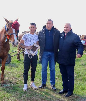 Над 40 коняри участваха в кушиите за Тодоровден в с. Върбовка